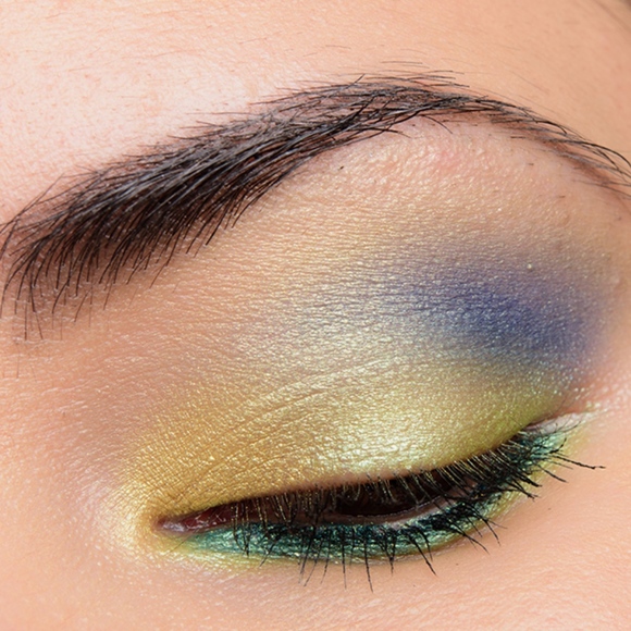 MAC Sun's Out, Buns Out Eyeshadow - Picture 7 of 9
